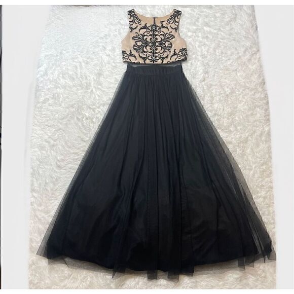 Betsy & Adam Formal Prom Dress Size 2 Black Beige Tulle Sheer Midriff - Picture 1 of 12